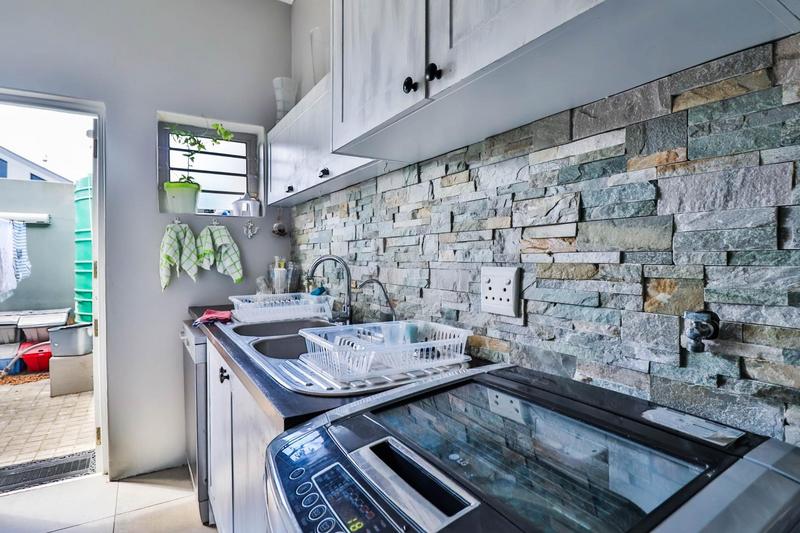 5 Bedroom Property for Sale in Myburgh Park Western Cape